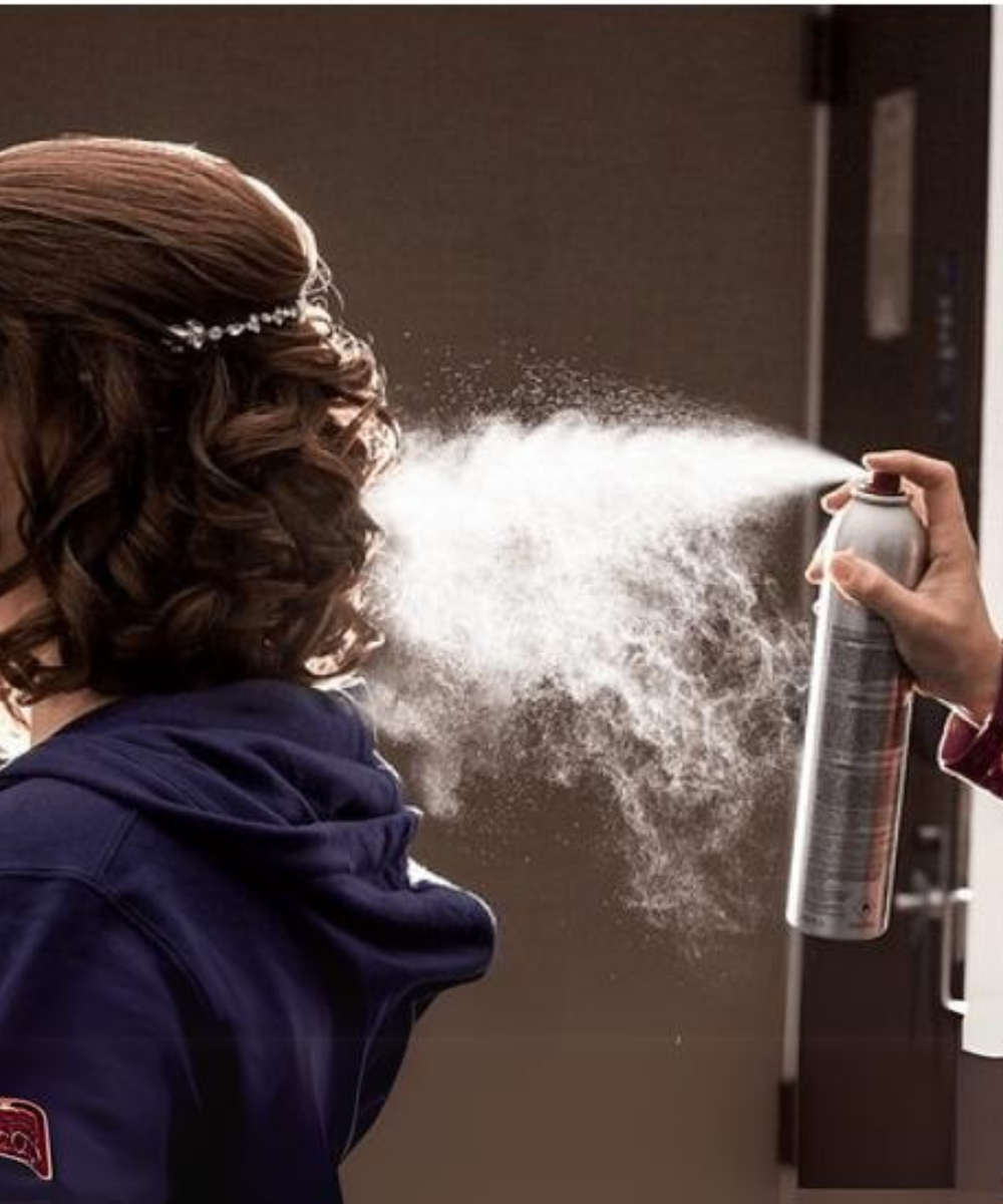 Hair spray Kadiffe - spraying on a hairstyle for a wedding