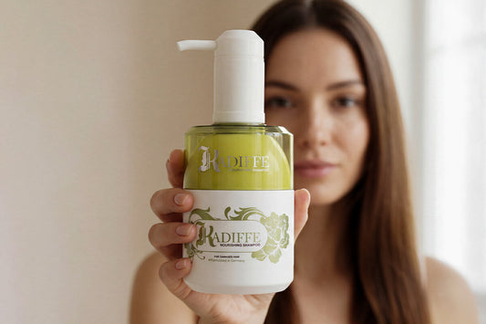 Най-голямата грешка при миене на косата, която почти всички правят